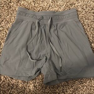 Lululemon Dance Studio High Rise Shorts 3.5” (belgian blue)